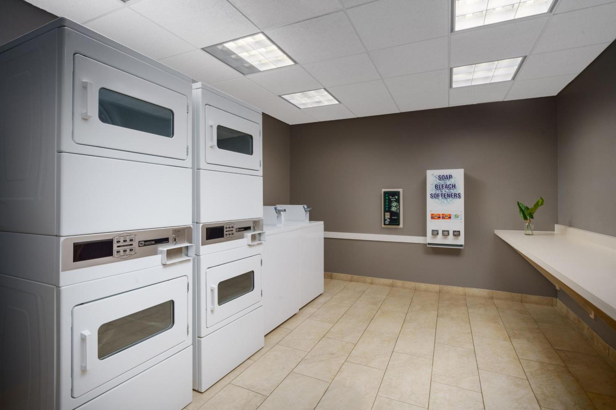 Courtyard By Marriott Phoenix Mesa Gateway Airport מראה חיצוני תמונה